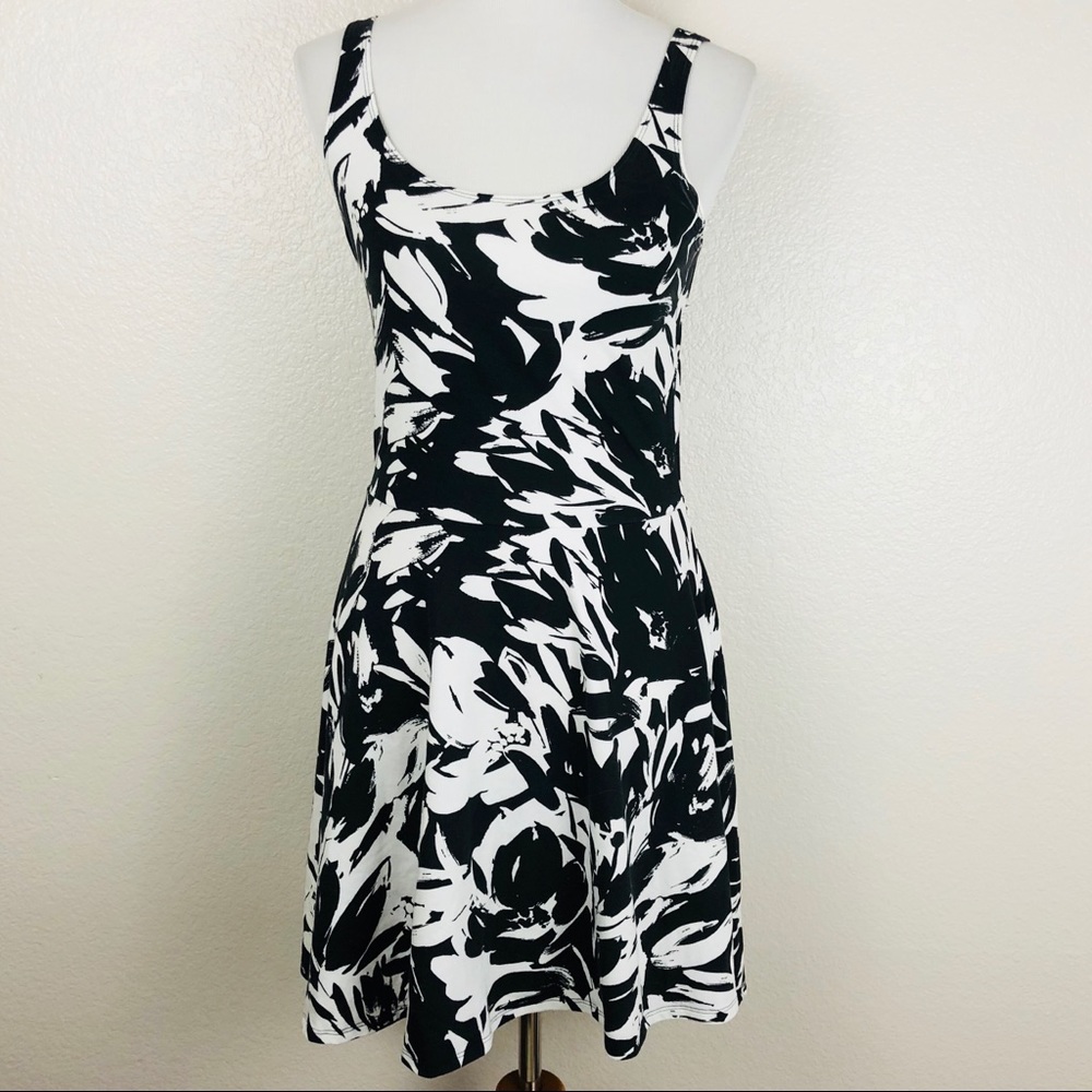 Abercrombie and Fitch NY B&W Mini Cut Out Dress L